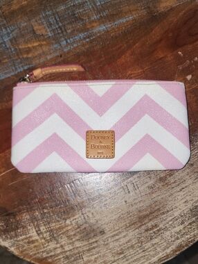 Dooney & Bourke Pink White Leather Chevron Zip Wristlet Coin Pouch